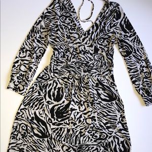 Ice v neck long sleeve black and white dress